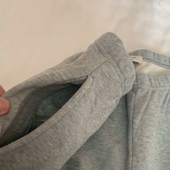 Brunette Gray Sweats - Picture 3 of 4